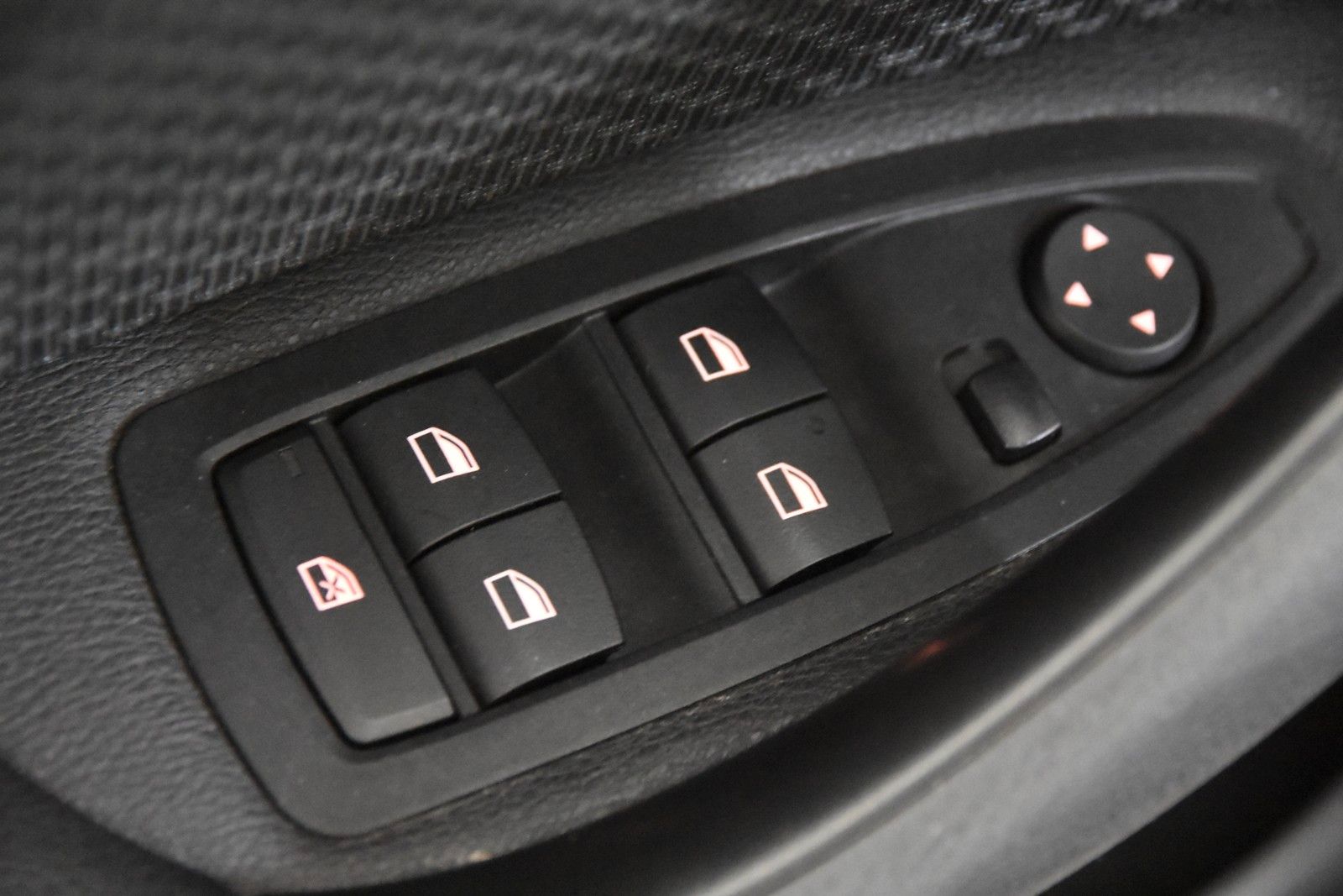 BMW X1 sDrive16d  *1.Hand*EHK*Park ass.*Navi* foto 18