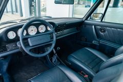 PORSCHE 911 G-Modell/ DE/ SITZHZG./ SCHIEBEDACH/ 16" PORSCHE 911 G-Modell/ DE/ SITZHZG./ SCHIEBEDACH/ 16"