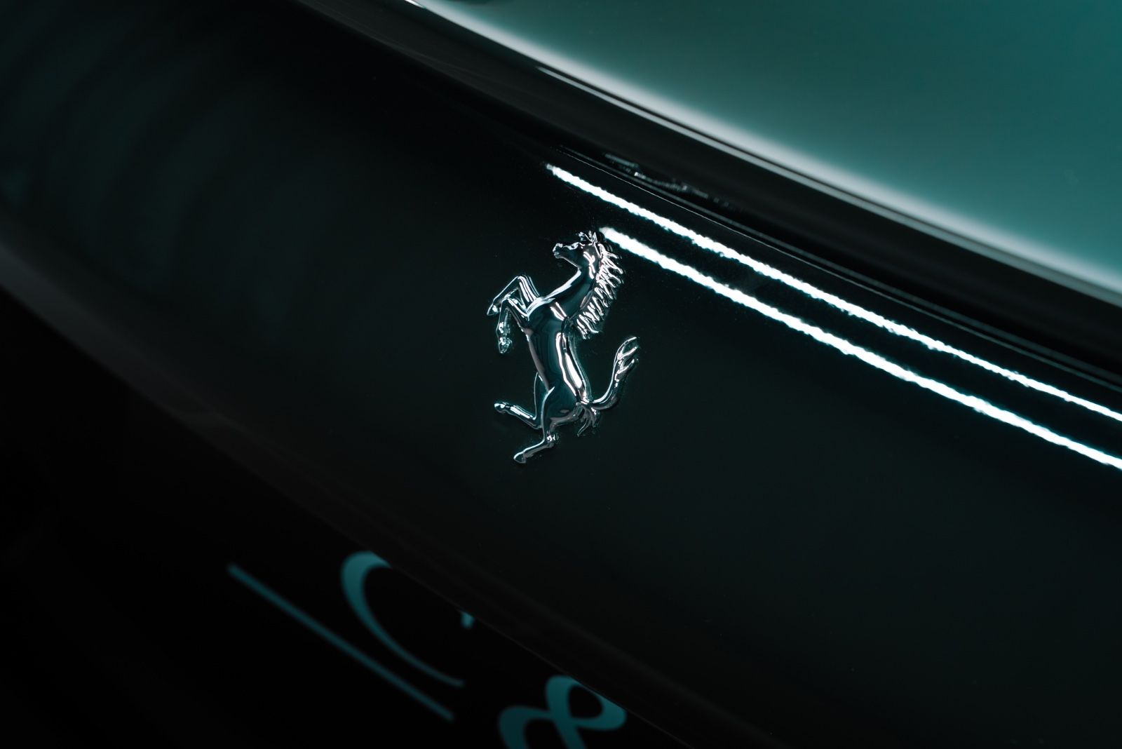 Fahrzeugabbildung Ferrari Roma Spider CARBON/SURROUND/HISTORICAL COLOUR