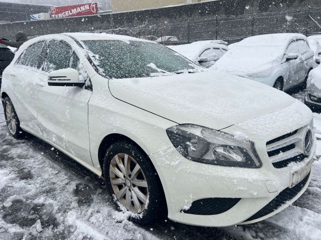 Mercedes-Benz A 180 BlueEfficiency R-Kamera Motorproblem