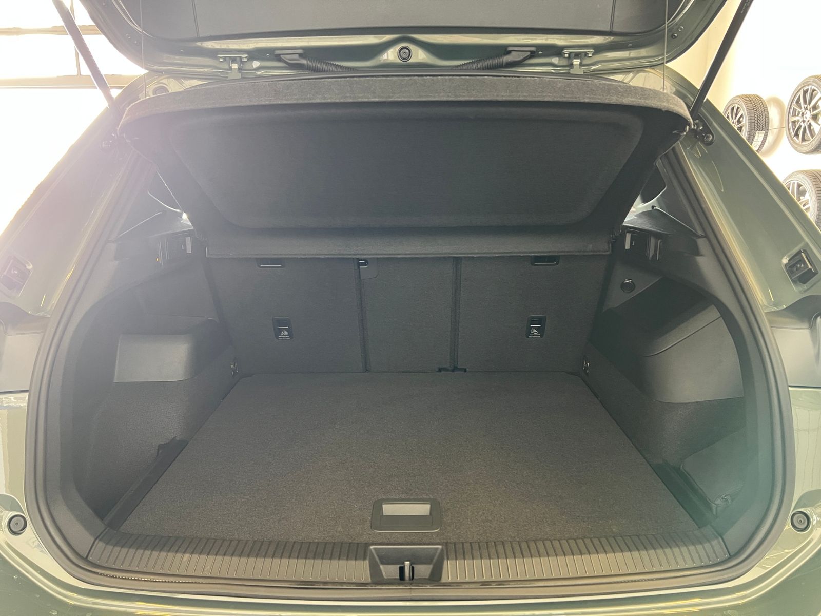 Fahrzeugabbildung Volkswagen Tiguan R-Line 2.0 TDI DSG 4Motion *AHK, IQ.Light