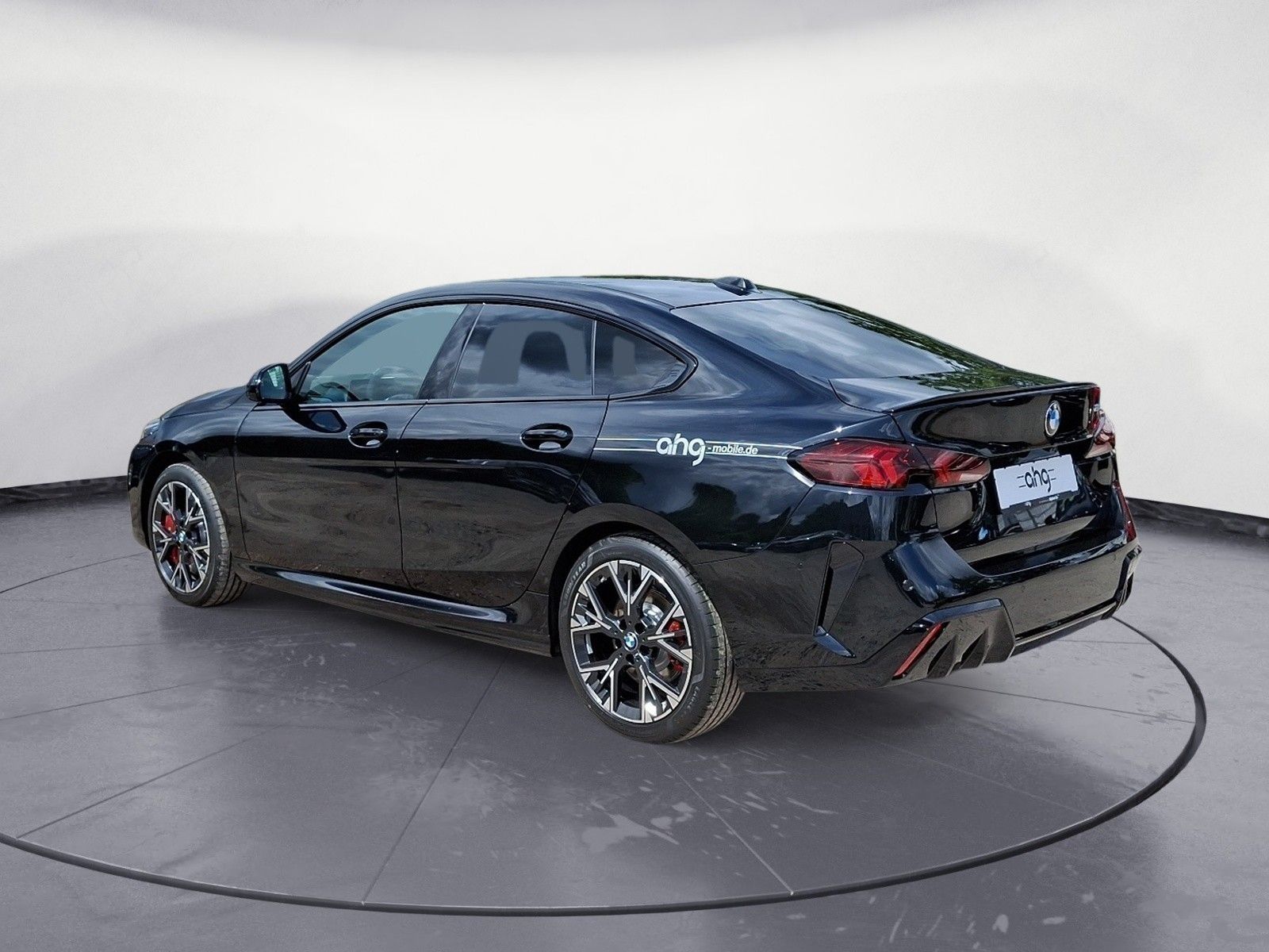 BMW 223 Gran Coupé - Bild 4