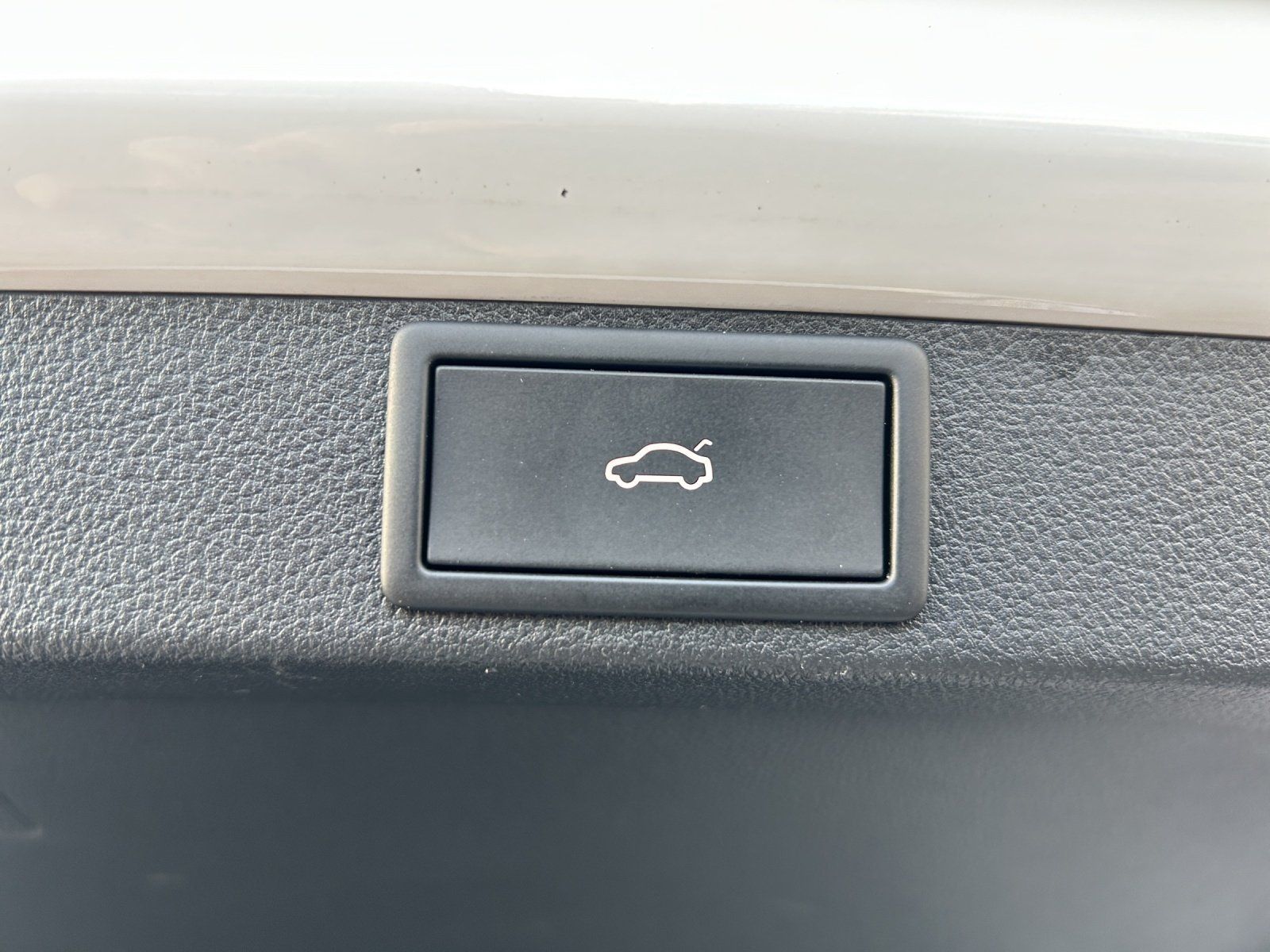 Fahrzeugabbildung SKODA Octavia Combi 2.0 TDI RS+/KAMERA/HUD/ACC/VIRTUAL