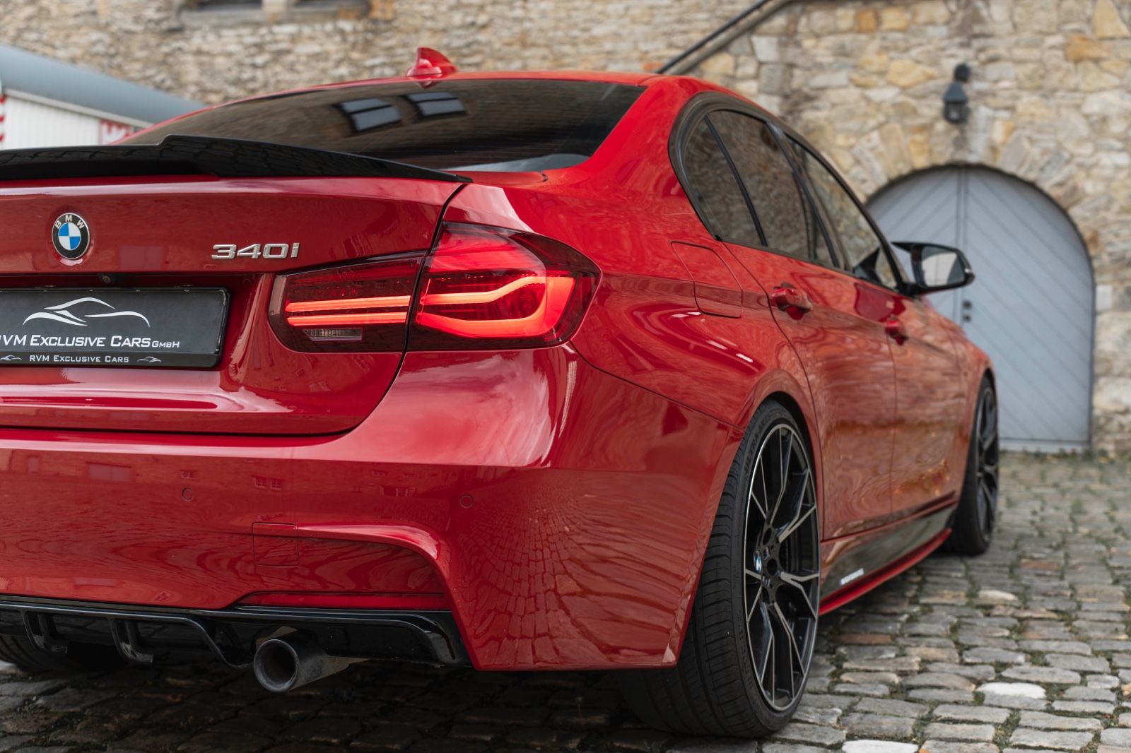 Fahrzeugabbildung BMW 340i M-Performance H&K TOTW LED CARPLAY KAM PDC