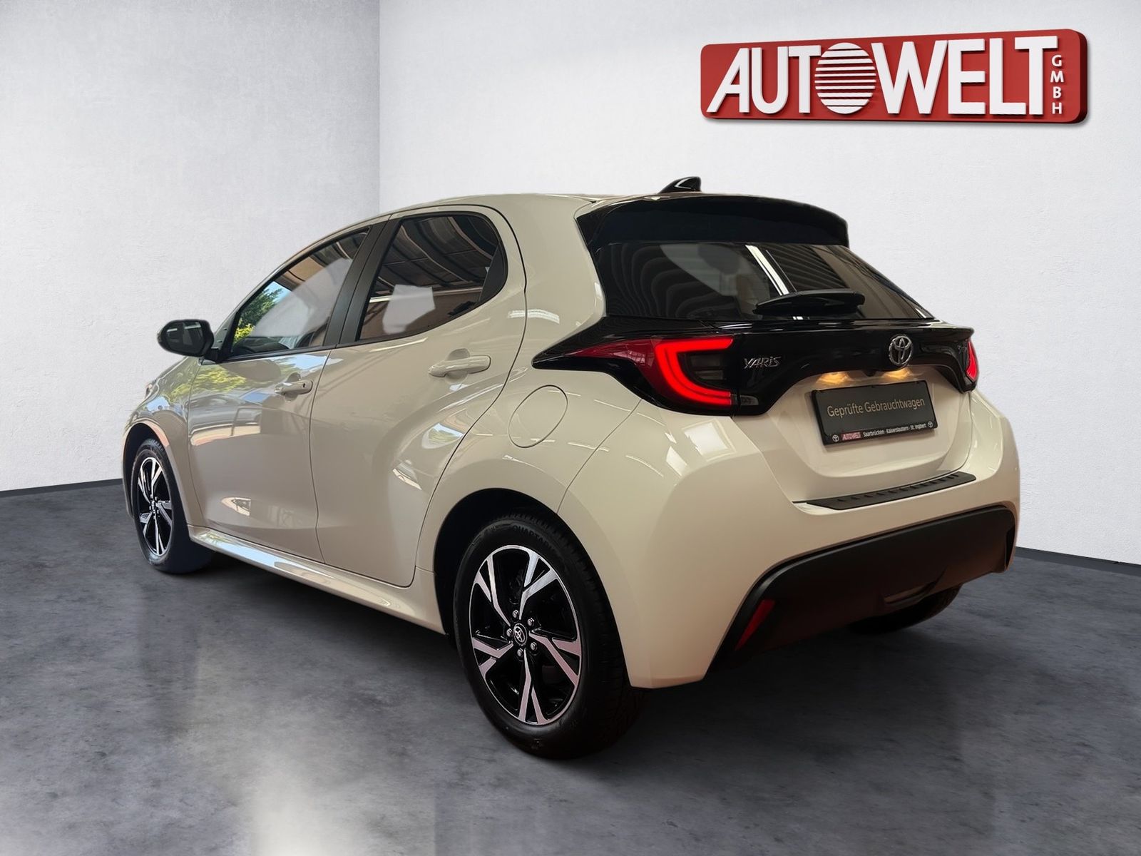 Fahrzeugabbildung Toyota Yaris 1.5 Teamplayer m. Comfort-Paket LED,SHZ,Ka