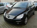 Mercedes-Benz B 170 Blueeff / Anhängerkuppl./ Tempomat - schwarze Mercedes-Benz B 170