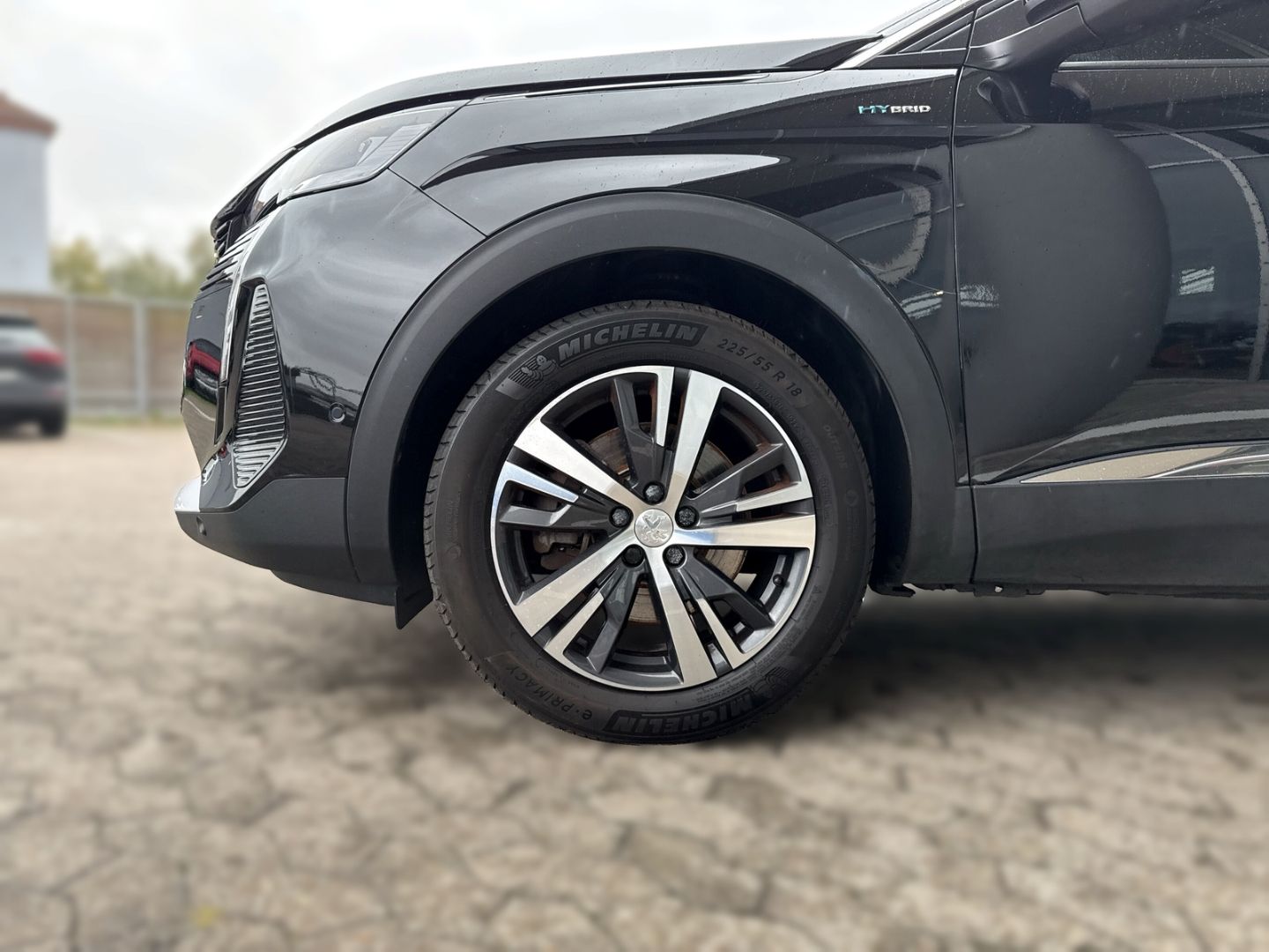 Fahrzeugabbildung Peugeot 3008 Hybrid 225 Allure Pack Navi Digitales Cockp