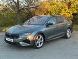 Skoda 2.0TSi DSG RS DCC NAVI STHZ PADACH eHK LM19"AHK