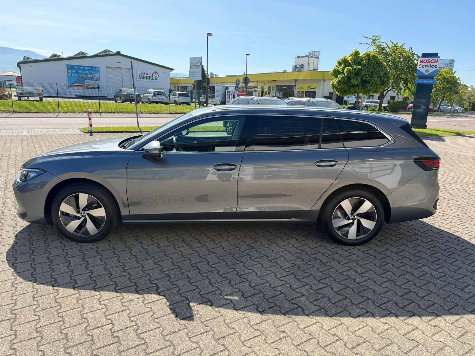 Volkswagen Passat Variant 1.5 eTSI Business *Navi*LED*ACC