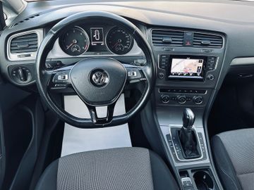Volkswagen Golf - 8