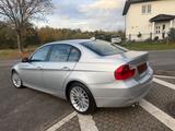BMW 325i Limousine/ Xenon/Navigation/PDC/17 Zoll - BMW 325 aus 2005: 325i