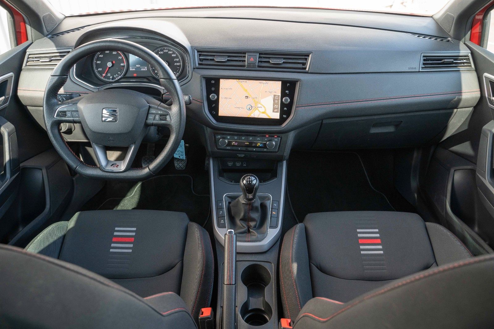 Fahrzeugabbildung SEAT ARONA FR 1.0 TSI CARPLAY PDC TEMP MFL ALLW