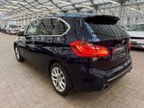 BMW 220i Active Tourer  Luxury Line Navi|Kamera - blaue BMW 2er Reihe