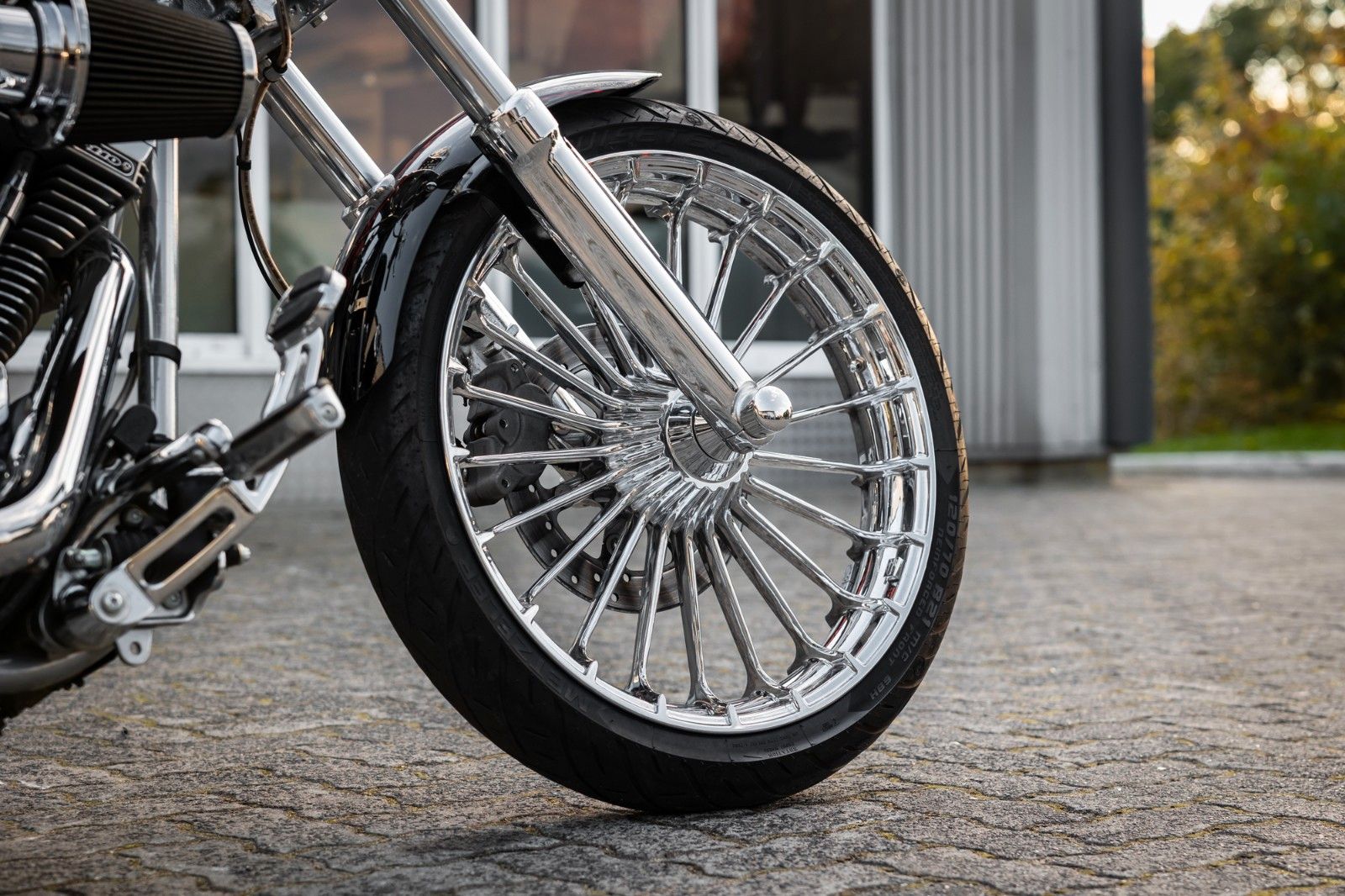 Fahrzeugabbildung Harley-Davidson CVO BREAKOUT FXSBSE -Jekill&Hyde