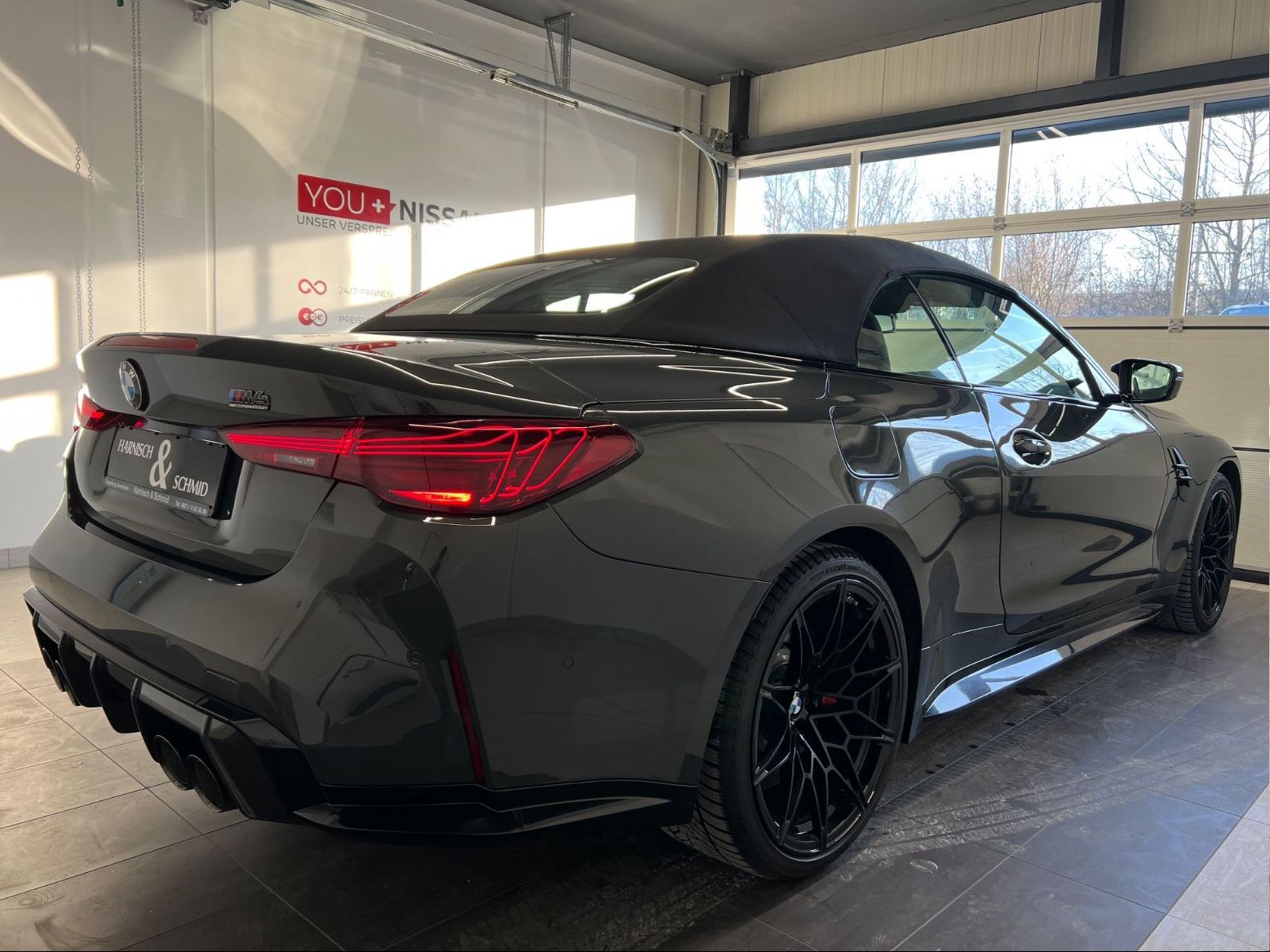 Fahrzeugabbildung BMW M4 Comp. Cabrio xDrive Carb. Int., UltimatePack