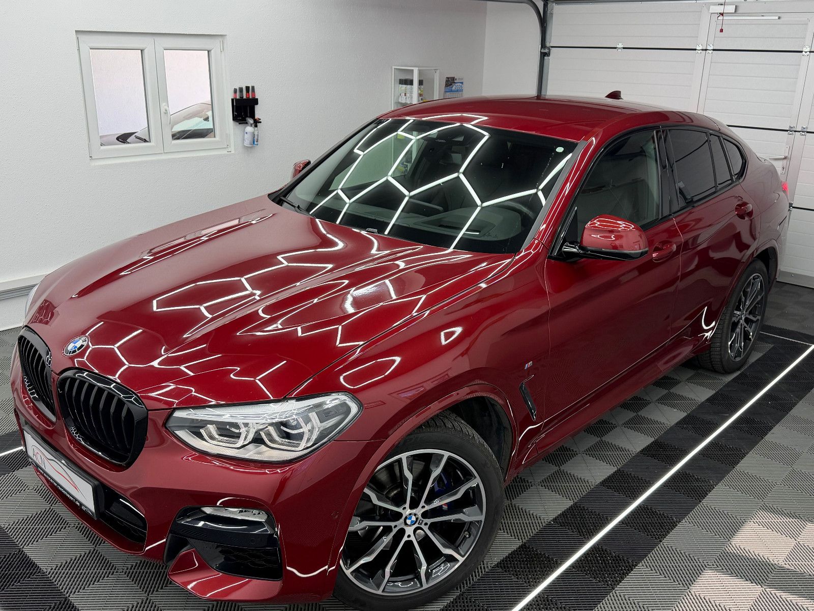 Fahrzeugabbildung BMW X4 xDrive 30 i M SPORT/LED/ NAVI PROF/HuD/1.HAND
