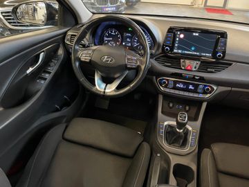 Hyundai i30 YES! Plus *PANO*AHK*KAMERA*NAVI*CARPLAY*TEMP