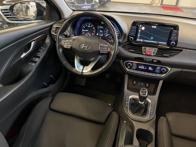 Hyundai i30 YES! Plus *PANO*AHK*KAMERA*NAVI*CARPLAY*TEMP