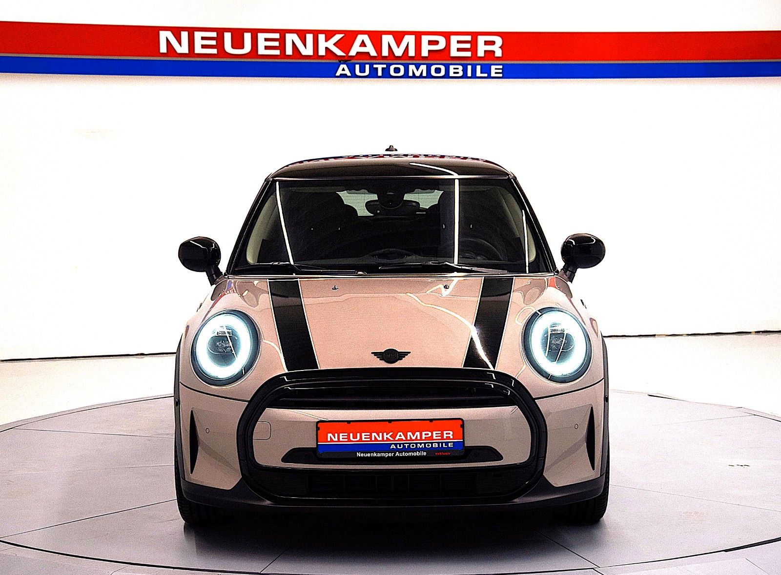 Fahrzeugabbildung MINI Cooper Classic Trim Leder Automatik Navi Shz PDC