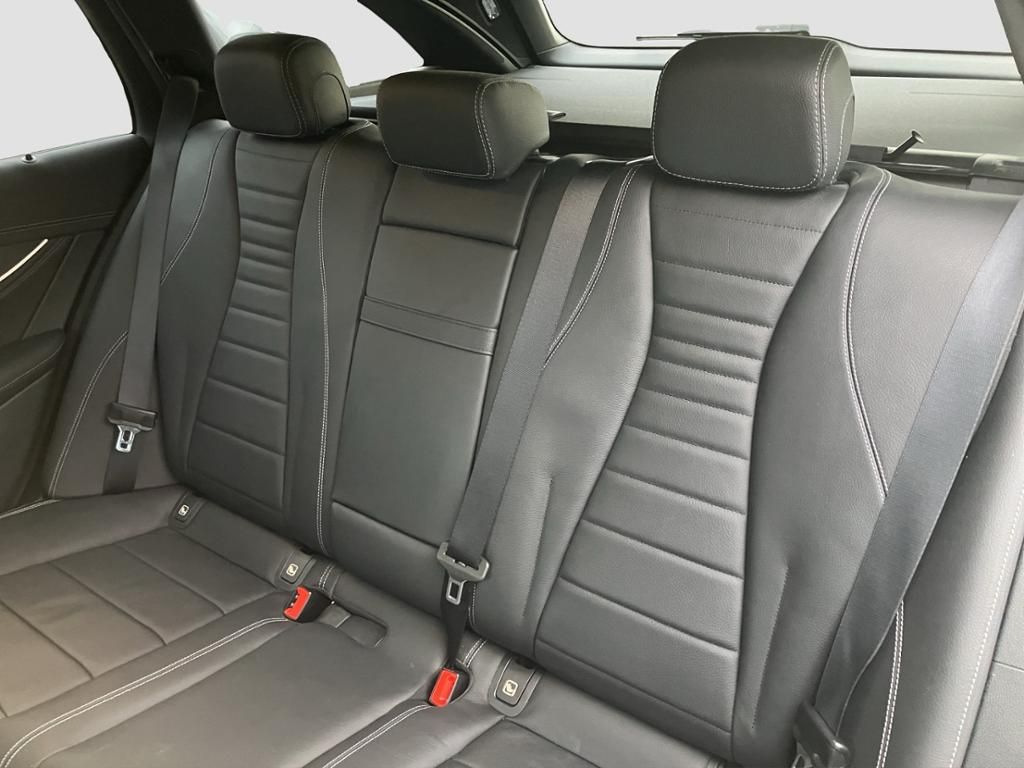 Fahrzeugabbildung Mercedes-Benz E 400 d 4MATIC T-Modell AMG*LED*HUD*FAP*Nav*360°