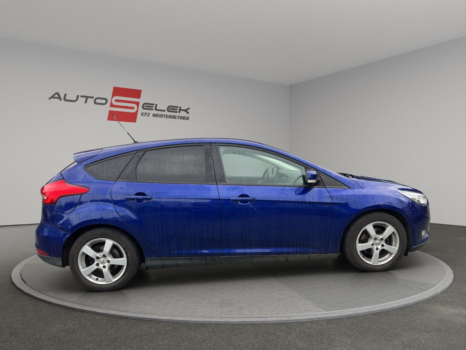 Fahrzeugabbildung Ford Focus Lim. Trend