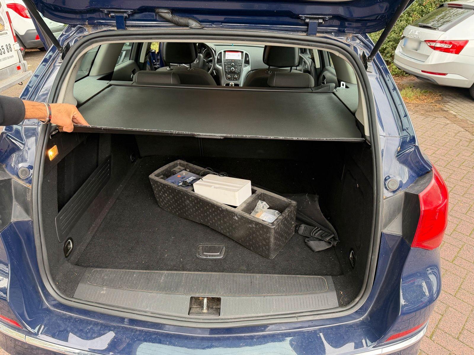 Opel Astra 2015 — фото 10