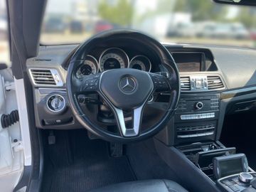 Mercedes E 220 - 10