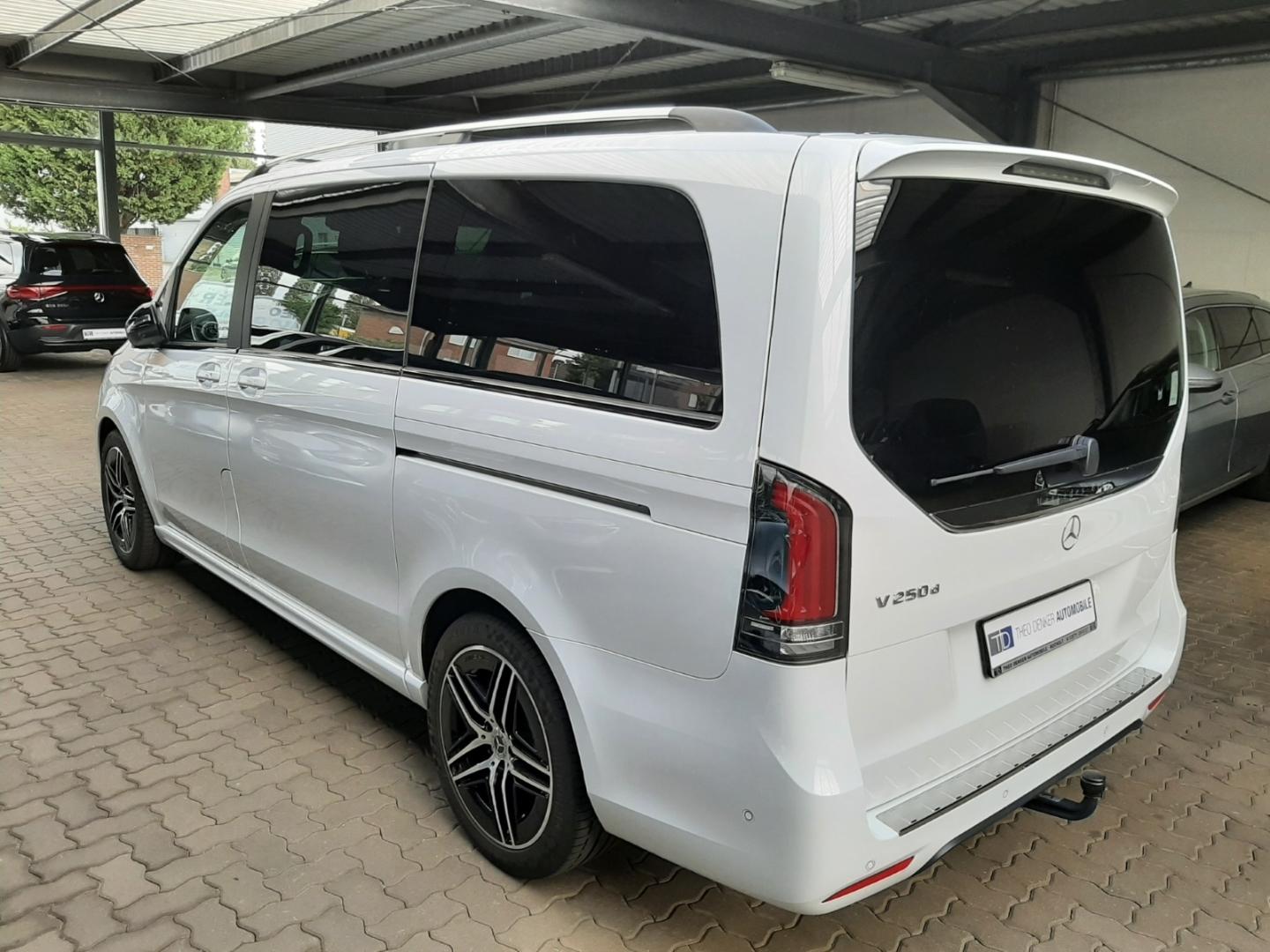 Mercedes-Benz V 250 d Lang AMG + Night Airmatic Leder Pano