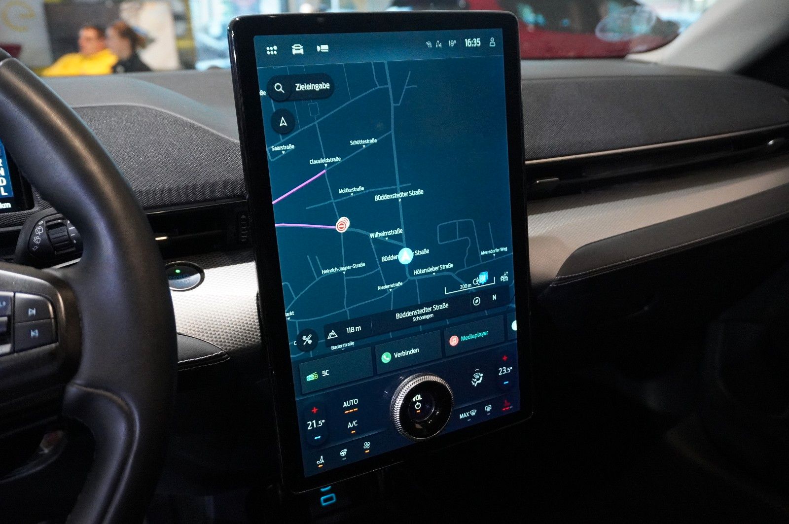 Fahrzeugabbildung Ford Mustang Mach-E NAVI/LED/KAMERA/LEDER/SHZ/DAB+