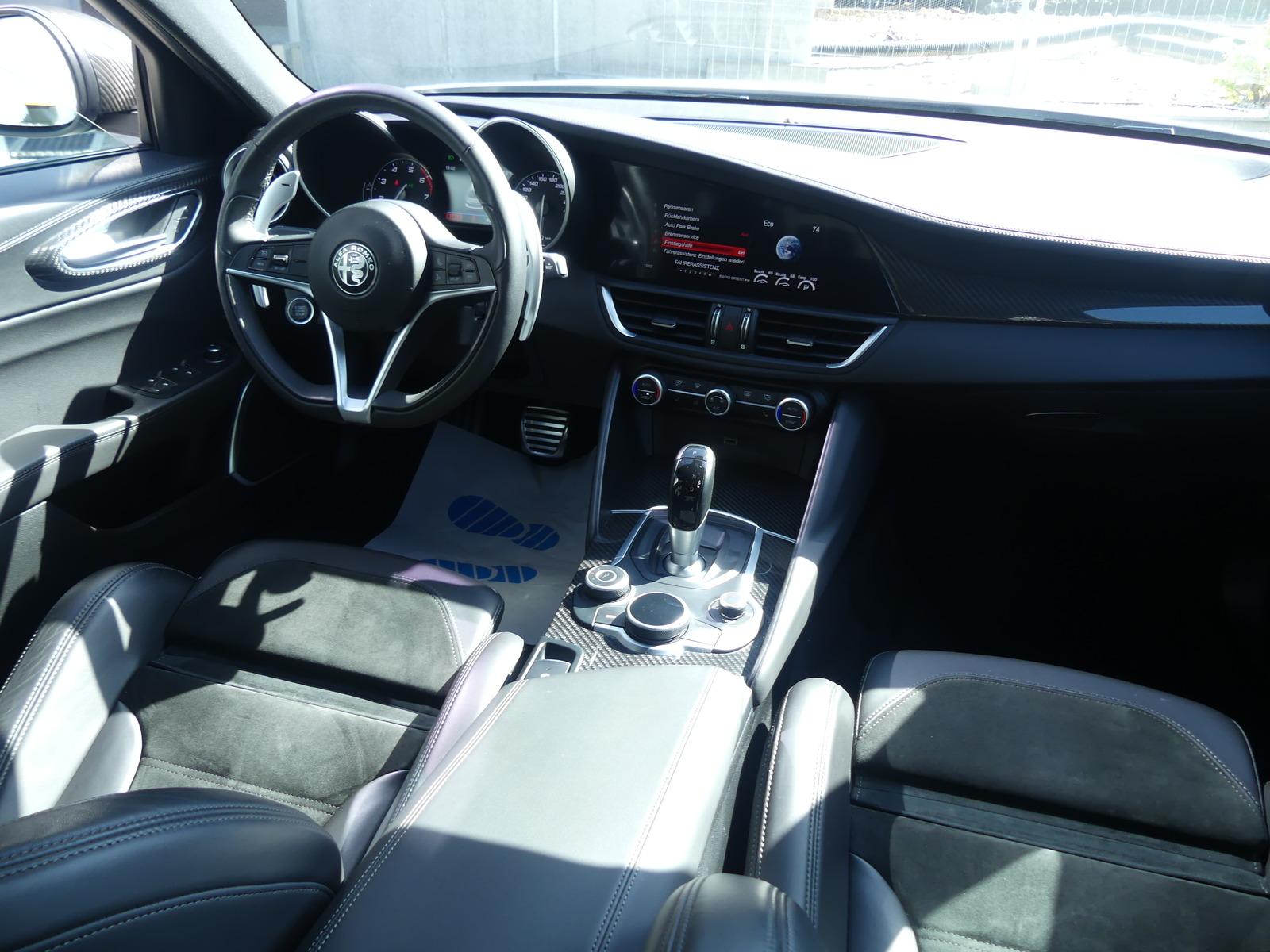 Alfa Romeo Giulia Veloce 2.0 Turbo 16V Ti Q4 ALCANT/NAV/KAM