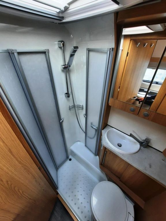 Fahrzeug Übersicht 18 Fahrzeugabbildung LMC Cruiser V 646 G beschädigt/HÄNDLER UND GEWERBE