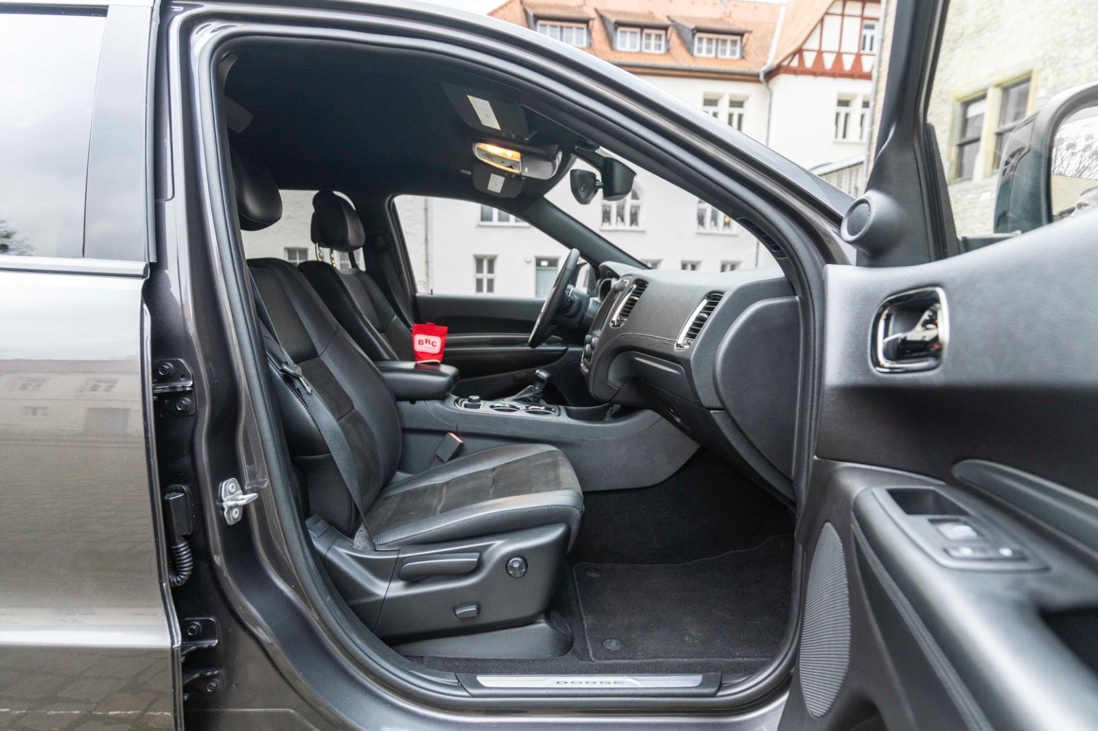 Fahrzeugabbildung Dodge Durango 5,7L LPG AWD CARPLAY LED NAV KAM ALPINE