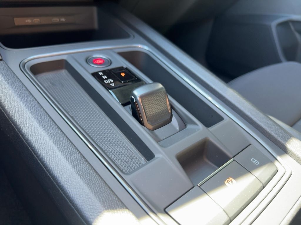 Fahrzeugabbildung CUPRA Leon ST e-HYBRID WINTER NAVI ACC elektr. HECKKL.