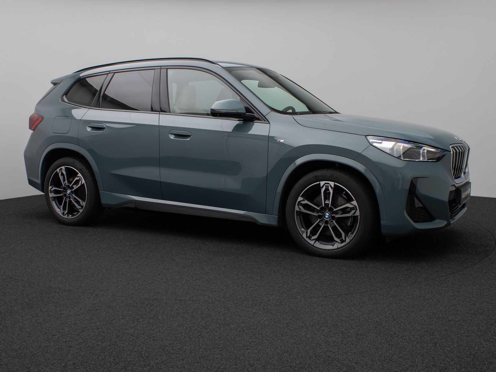 Fahrzeugabbildung BMW X1 xD23d M Sport Panorama 360°HUD DAB AHK 19Zoll