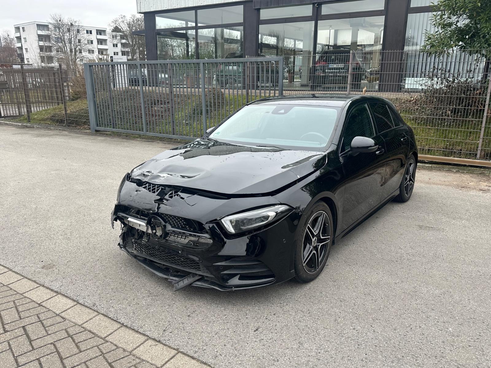 Mercedes-Benz A 220 AMG Line Kamera Mutlibeam Standh Burmester