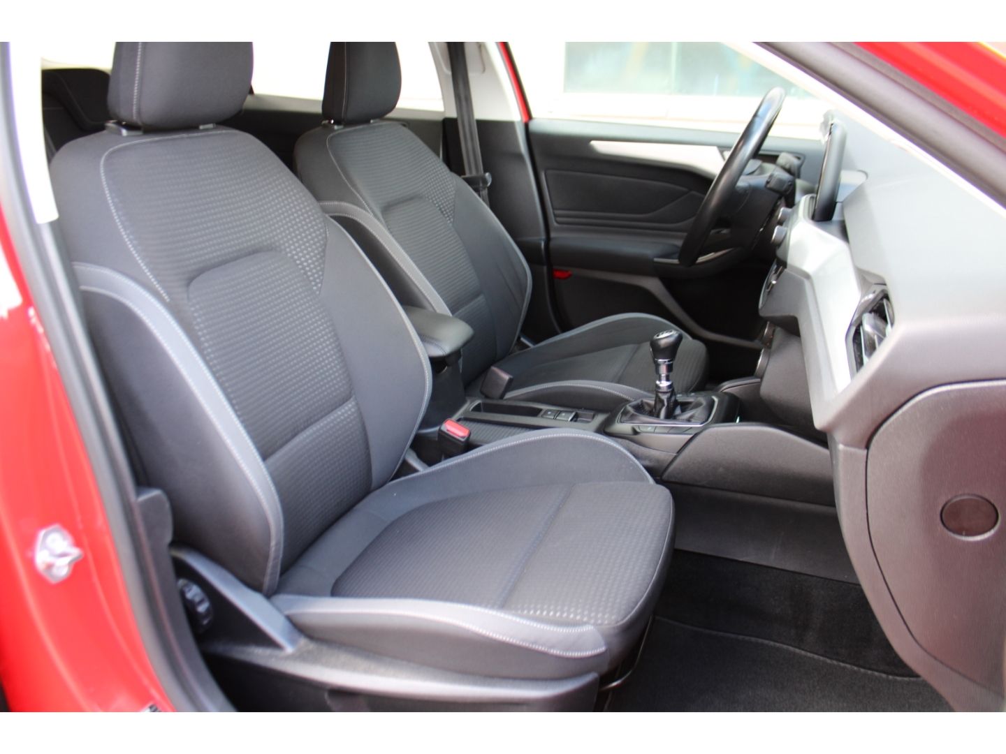 Fahrzeugabbildung Ford Focus Cool & Connect Turnier LED GRA GJR Navi PD