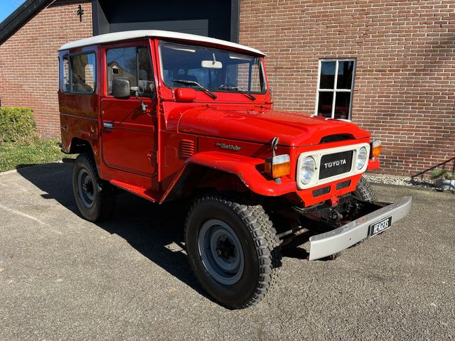 Toyota Land Cruiser FJ40 