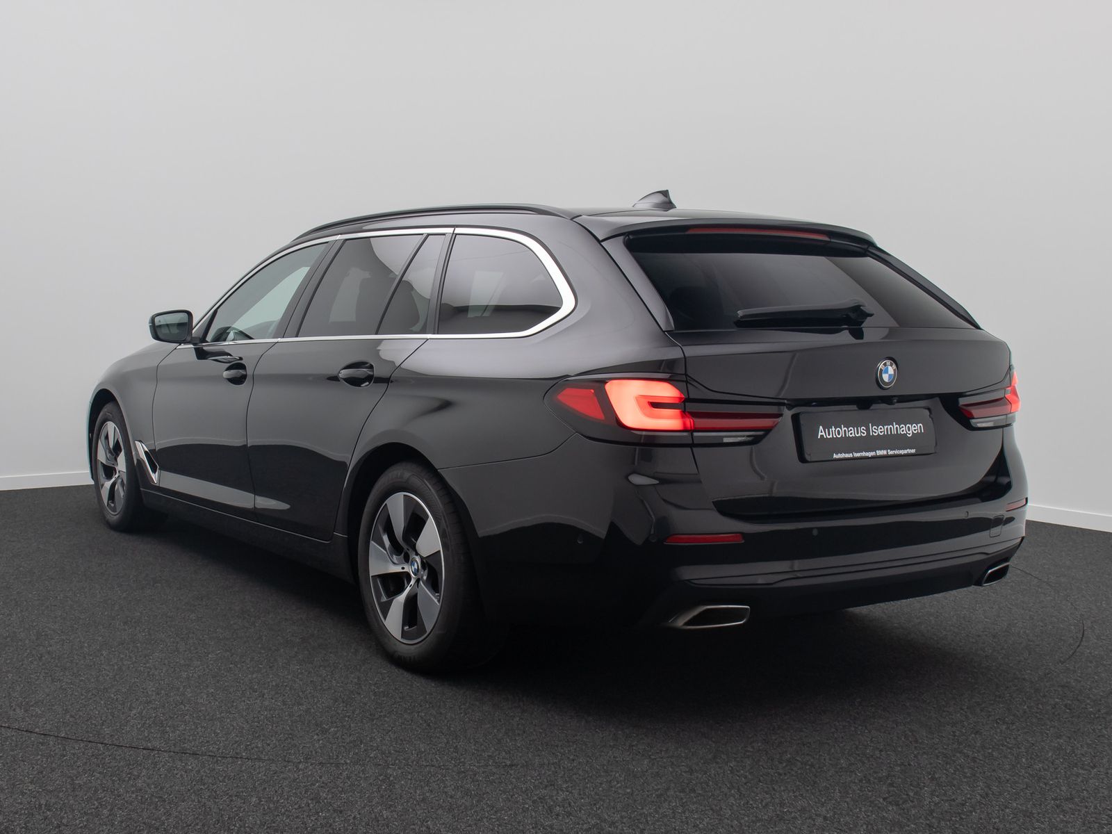 Fahrzeugabbildung BMW 520d xD Laser ACC HUD DAB Kamera DisplKey Alarm