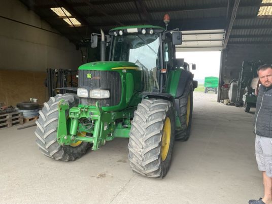 John Deere 6920