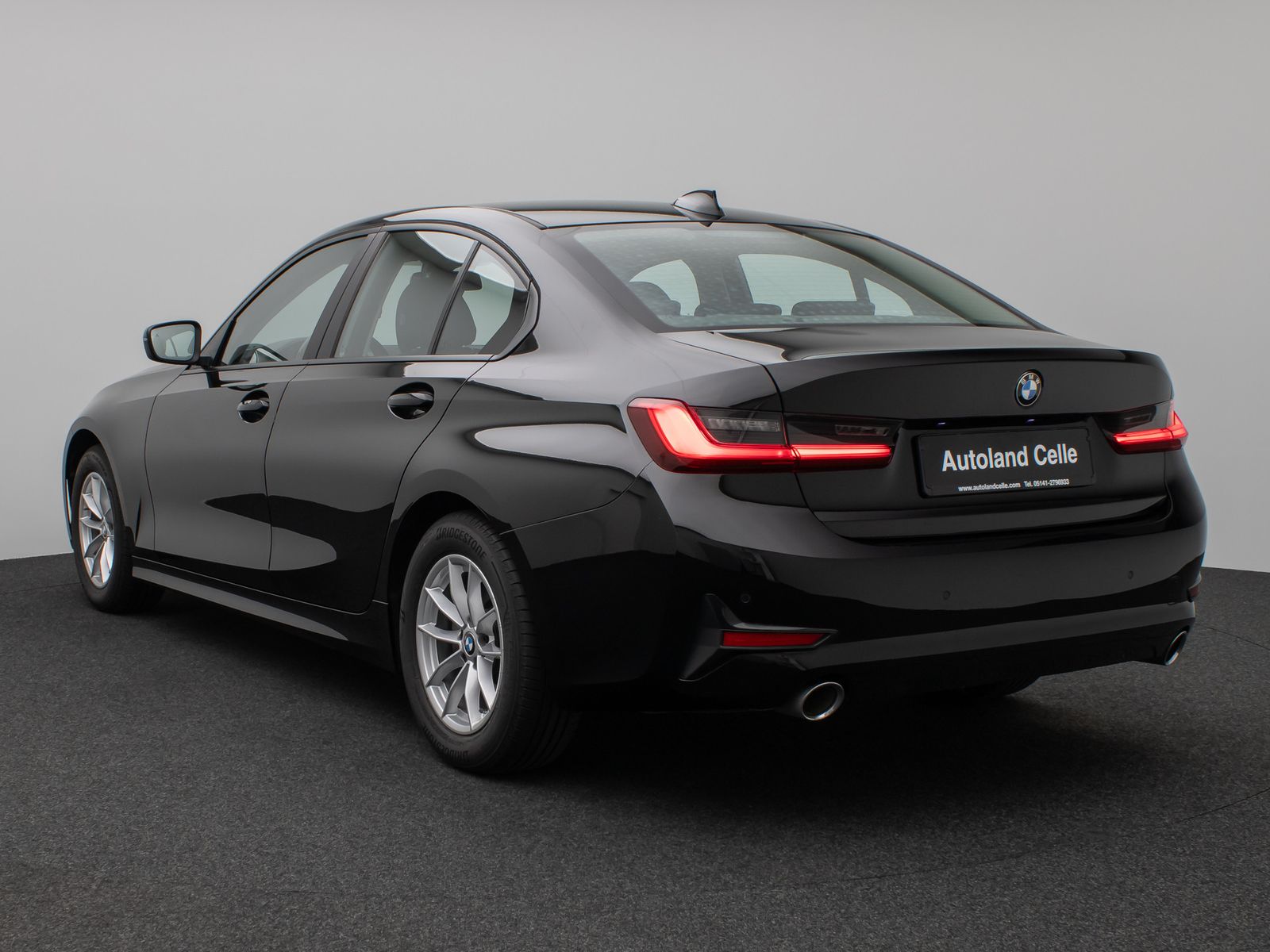 Fahrzeugabbildung BMW 320d Laser HUD DAB HiFi Komfort M Sport Alarm