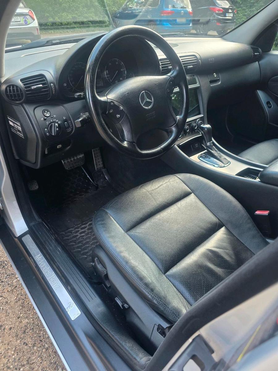 Mercedes-Benz C320 2005 — photo 10
