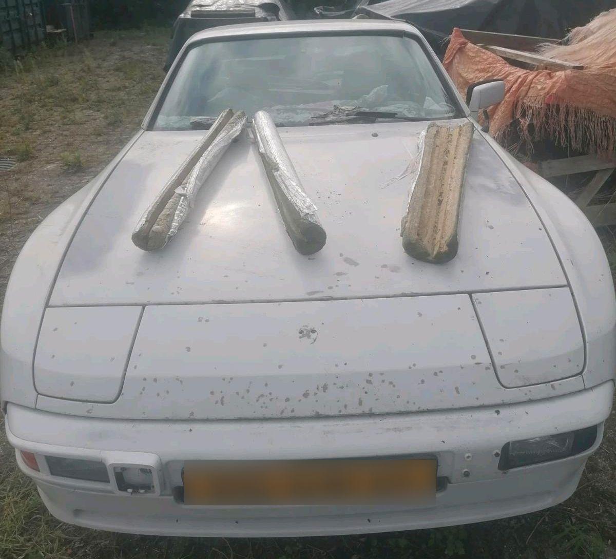 Porsche 944