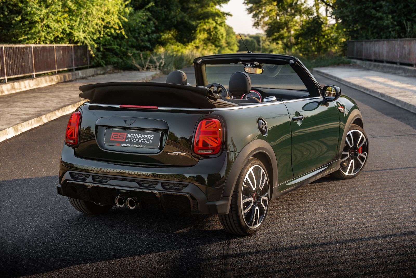Fahrzeugabbildung MINI John Cooper Works Cabrio FACELIFT/AERO-PACK/LED
