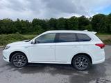 Mitsubishi Outlander 2.4 MIVEC PLUG-IN HYBRID 4WD Top Navi - Mitsubishi: Plug In