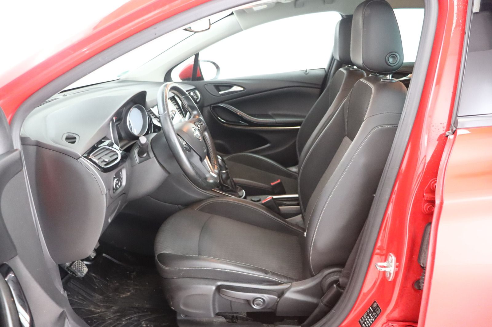 Fahrzeugabbildung Opel Astra K Sports Tourer 1.6i * LED * Navi