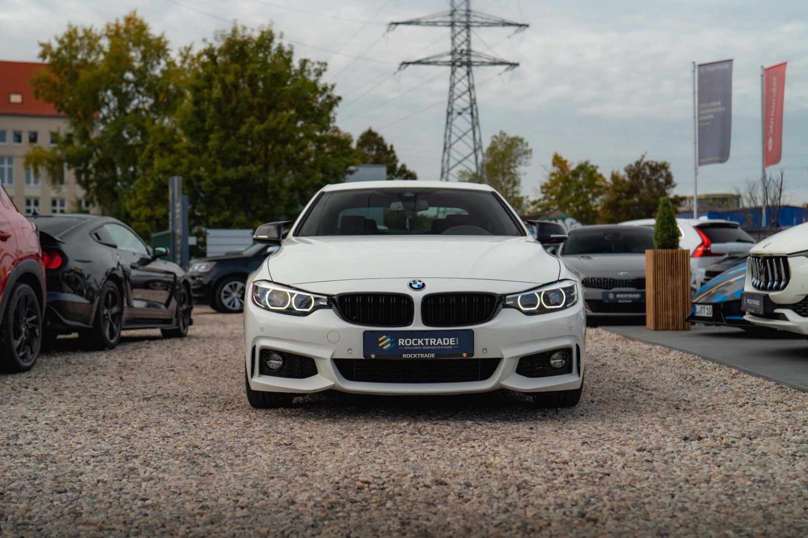 Fahrzeugabbildung BMW 420i M Sport Coupe Shadow Line Performance LCI