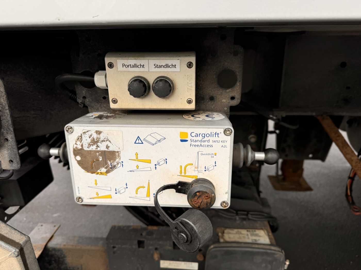 Fahrzeugabbildung Andere Rohr RZK/18 IV Carrier LBW 2.000kg Durchlade