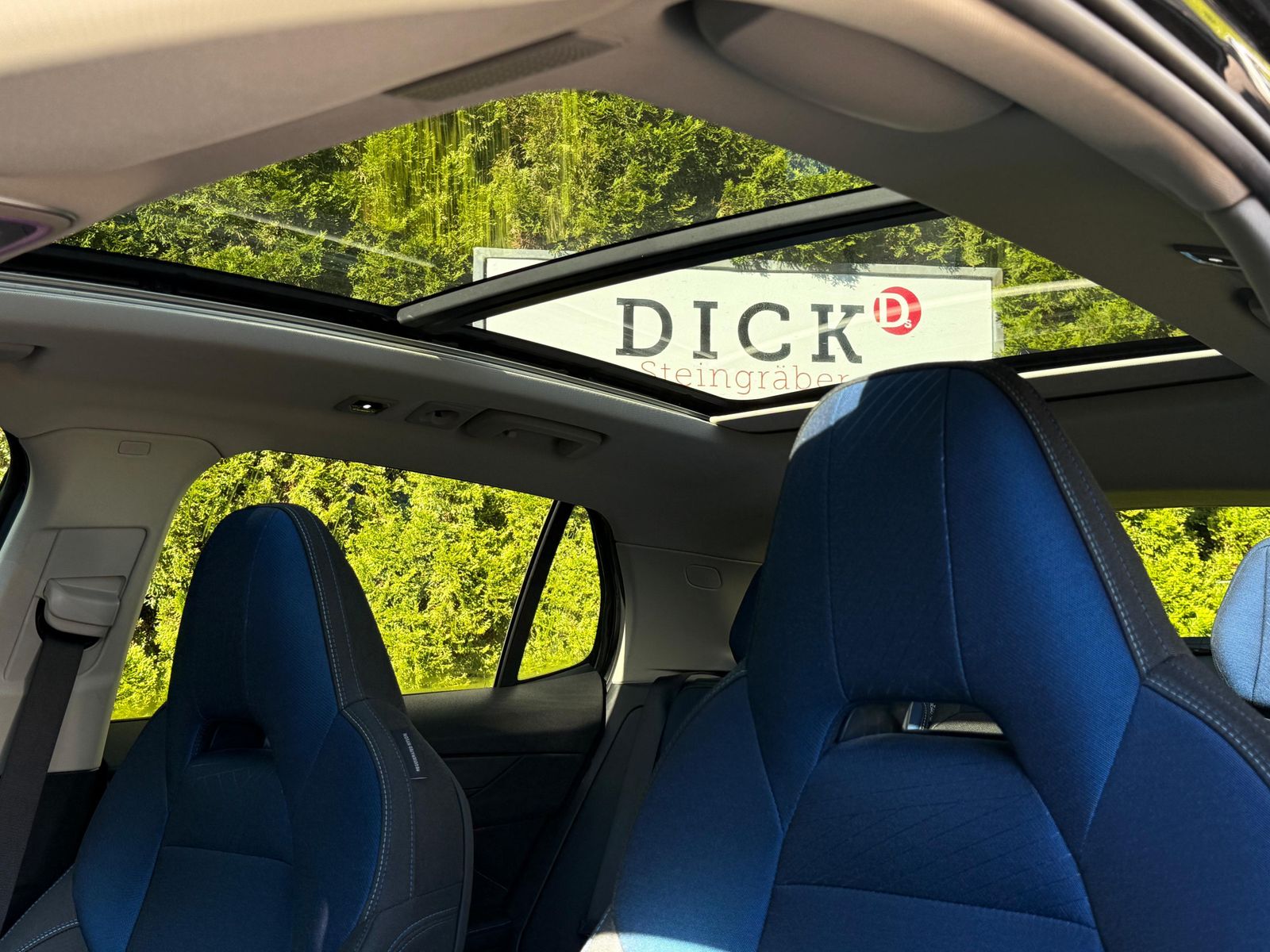 Fahrzeugabbildung Lynk&Co 01 1.5 T Aut PHEV PANO+LED+NAVI+ACC+MEMO+SHZ+360