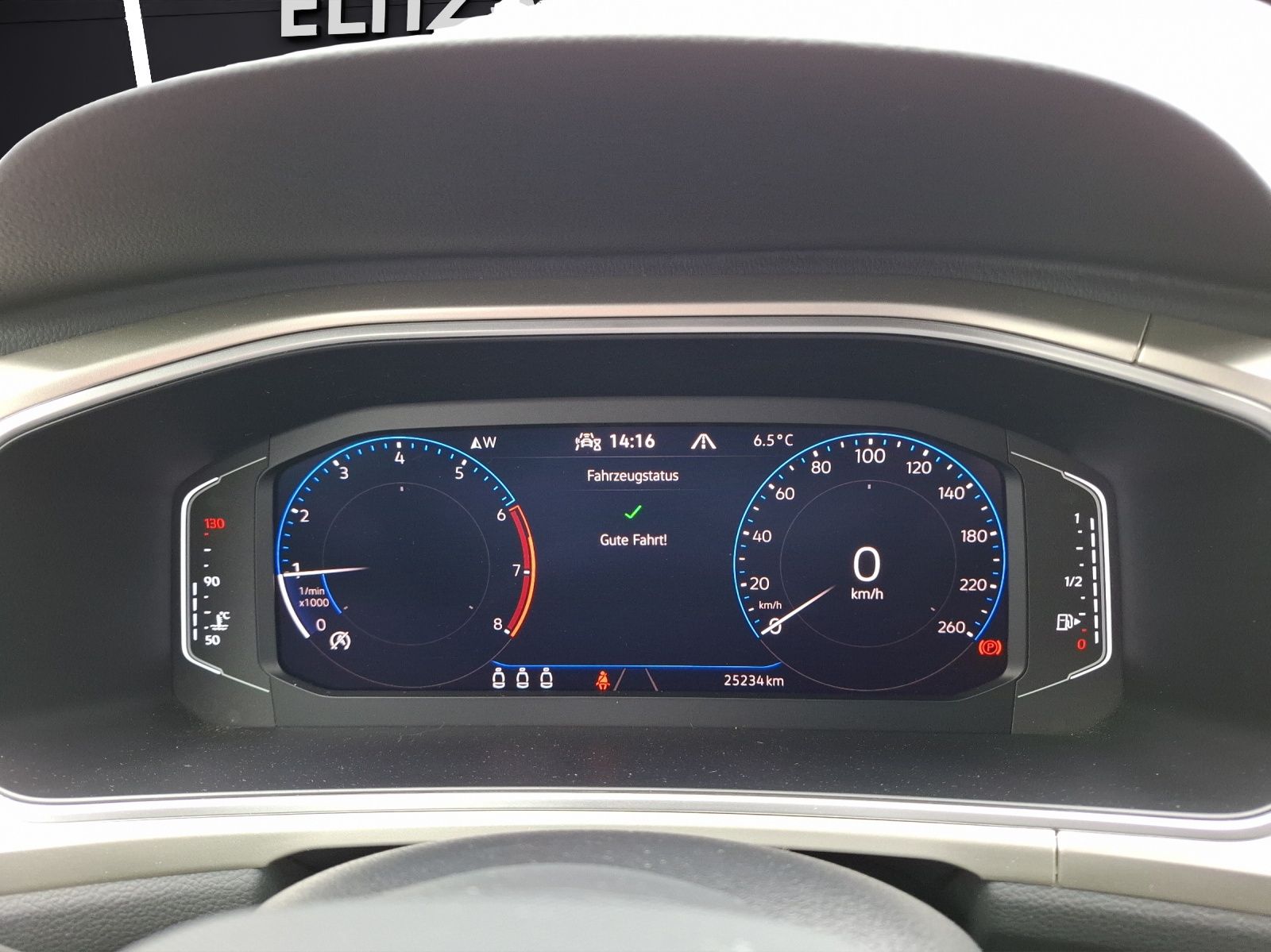 Fahrzeugabbildung Volkswagen T-Roc Move Matrix Navi AID ACC RFK SH LM