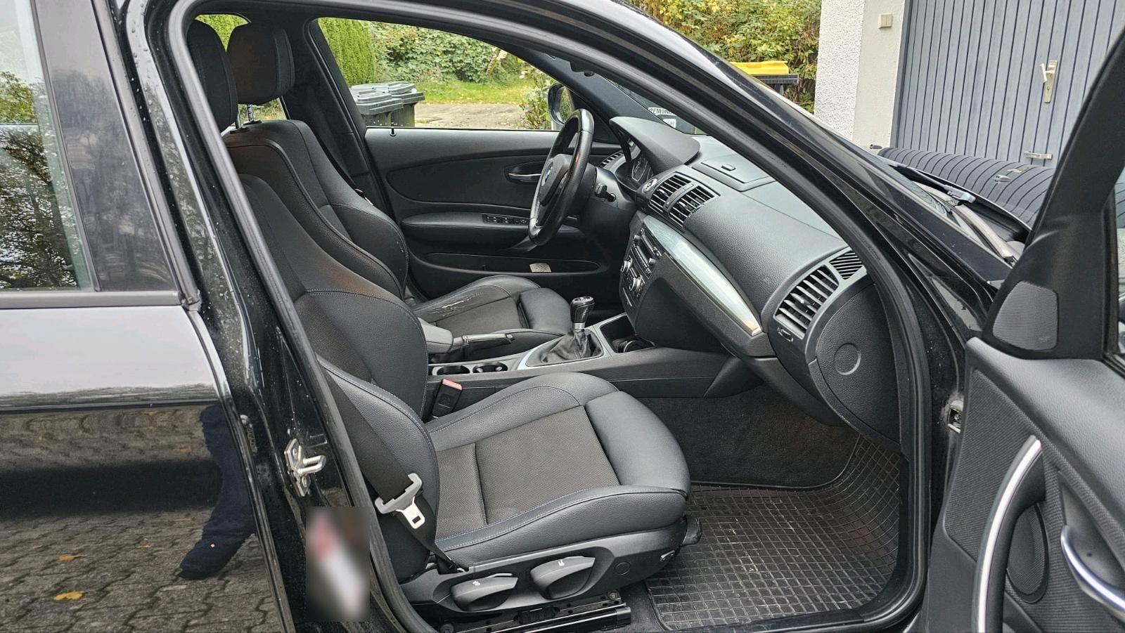 BMW 120 2011 — engine 177 HP (130kW)